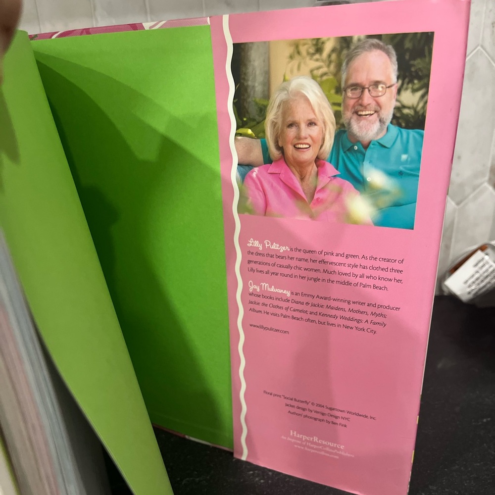 Essentially Lilly: A Guide to Colorful Entertaining - RARE - Picture 5 of 6